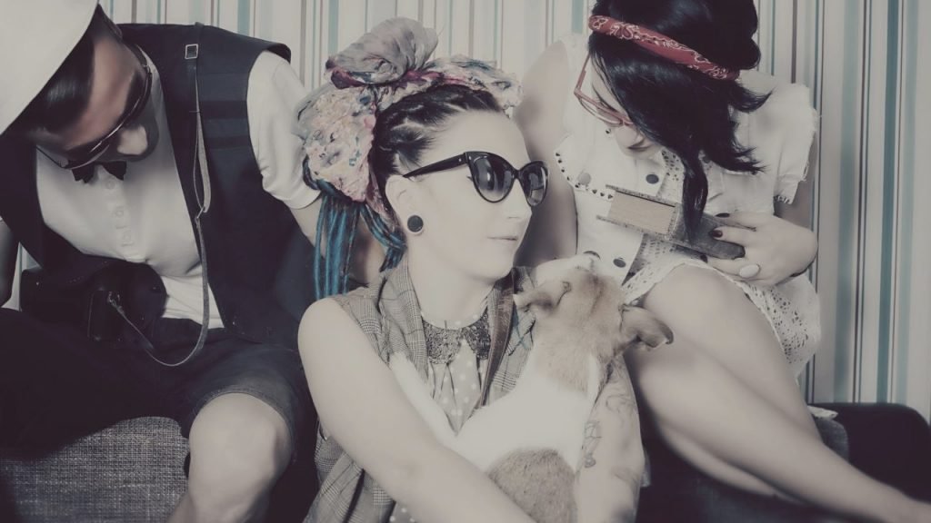 get traffic with commenting tribe